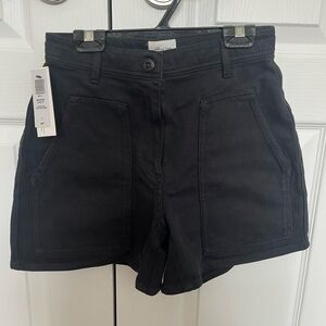 Aritzia Modern Utility Shorts in GD Black